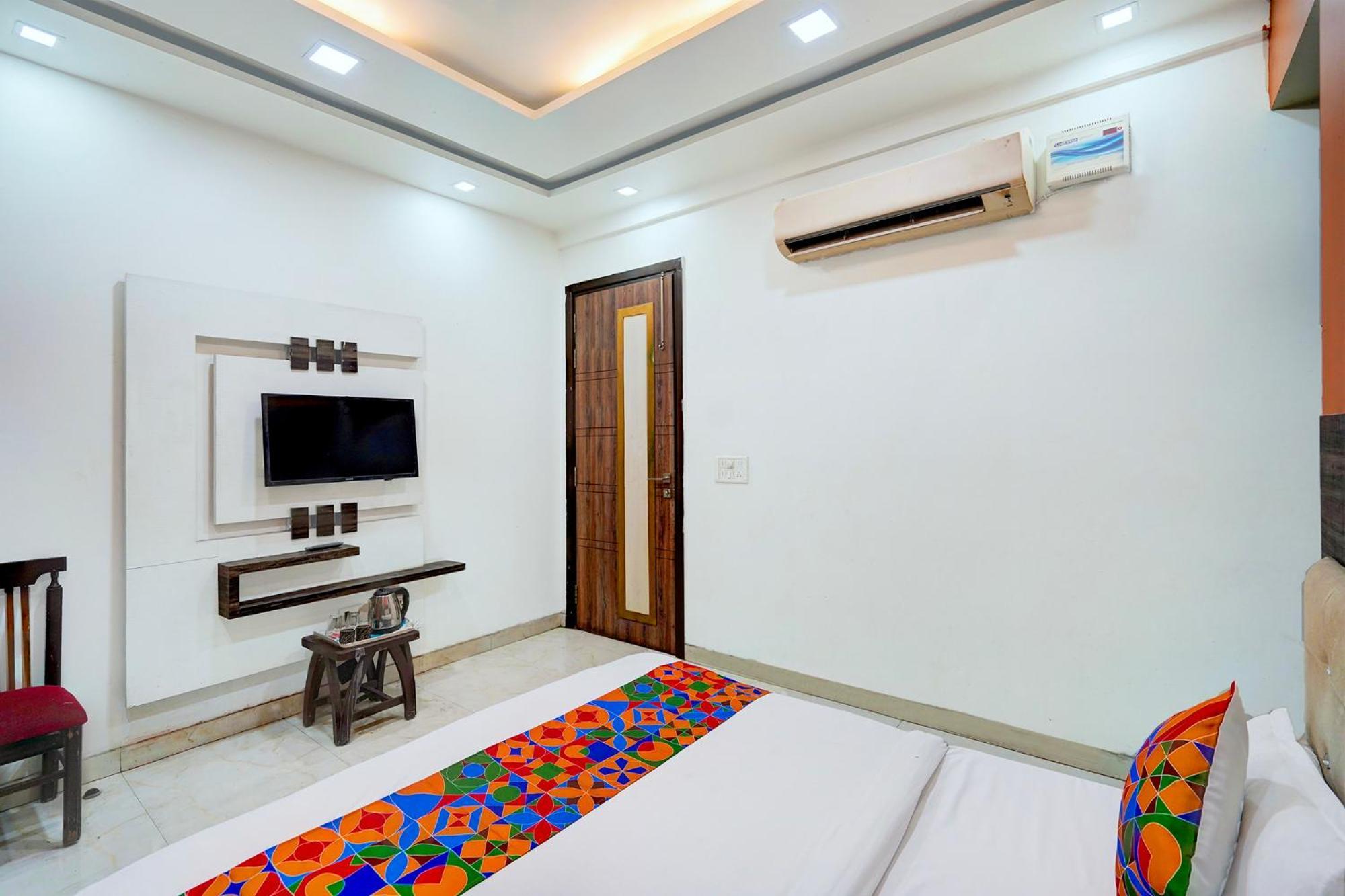 Capital O 10938 Season Grand Delhi (National Capital Territory of India) Exterior foto